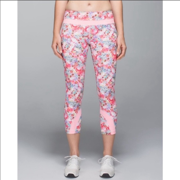 lululemon athletica Pants - Lululemon Flowabunga Run Inspire Size 4 Cropped Floral Print Leggings Pink